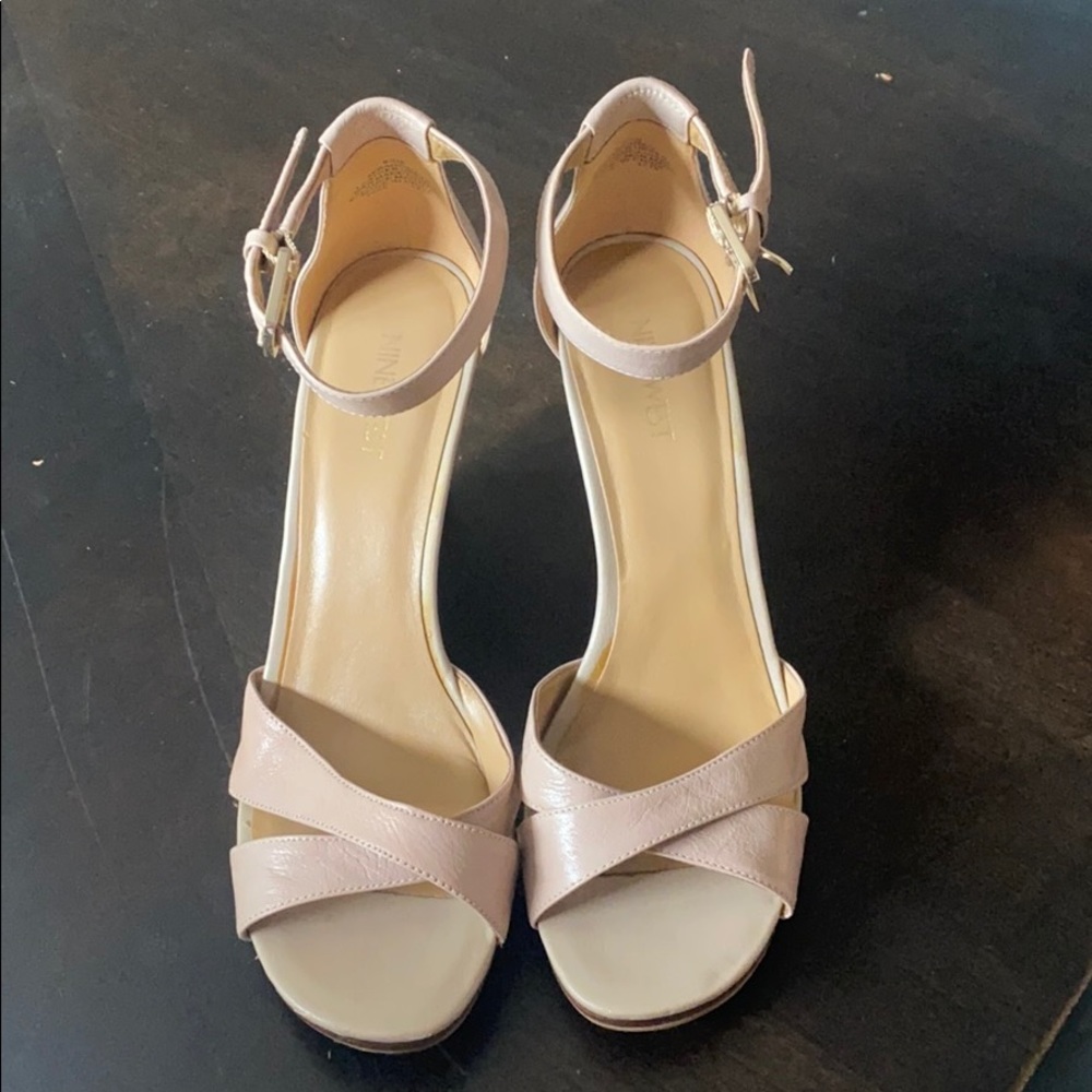 Nude Wedges